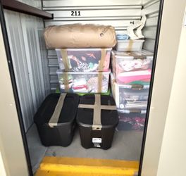 Auction Unit 211 10/25 - Boxes