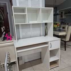 Desk With Hutch