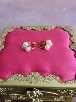 Vintage Clip-on Earrings Goldtone Faux Pearl Trio 1/2" F8