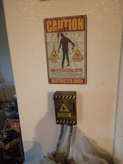 Halloween decor Both for $10