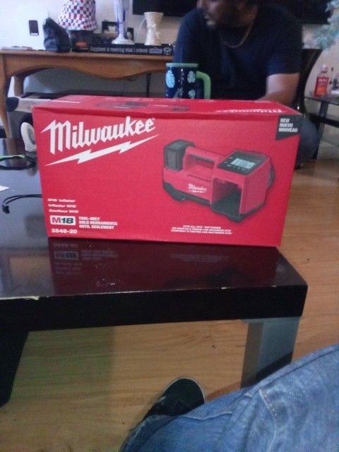 Milwaukee M18 Inflator