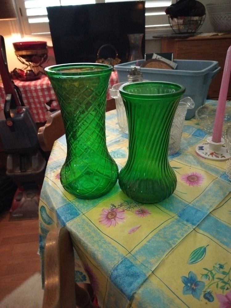 Vintage Set Of 2 MCM Hoosier Glass Vases