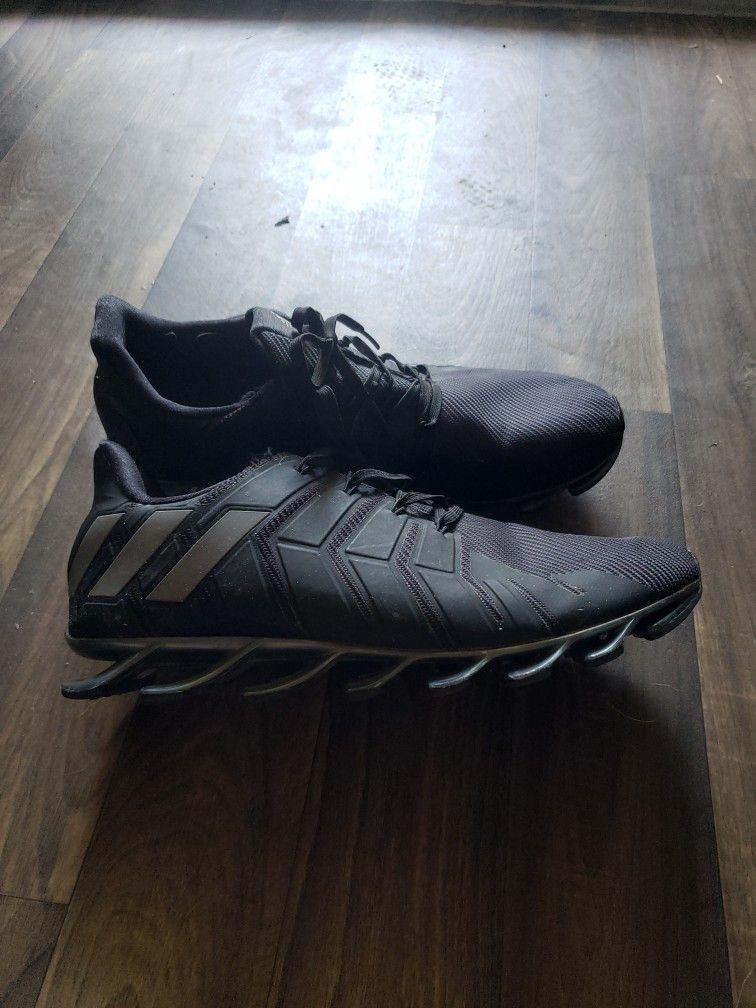 Adidas Springblade Men s 13 for Sale in Houston TX OfferUp