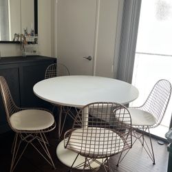 White Pedestal Table And Chairs