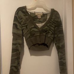 Cropped Camo Sweatshirt 