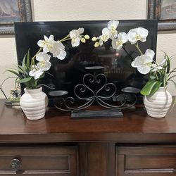 Decor Flowers And Metal Candle Holder 