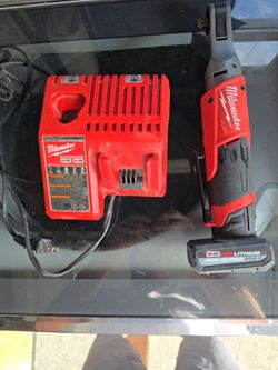 Milwaukee 3/8 drive 12 volt ratchet
