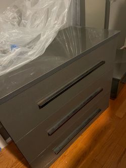 Beautiful Gray 7 piece KING Bedroom set - $600