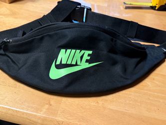 Nike Fanny Pack / Waist Bag