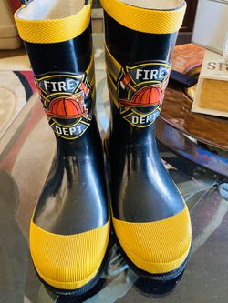 BOYS FIREFIGHTER RAIN BOOTS SIZE 3 YOUTH