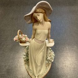 Lladró “Time For Reflection” Woman Figurine
