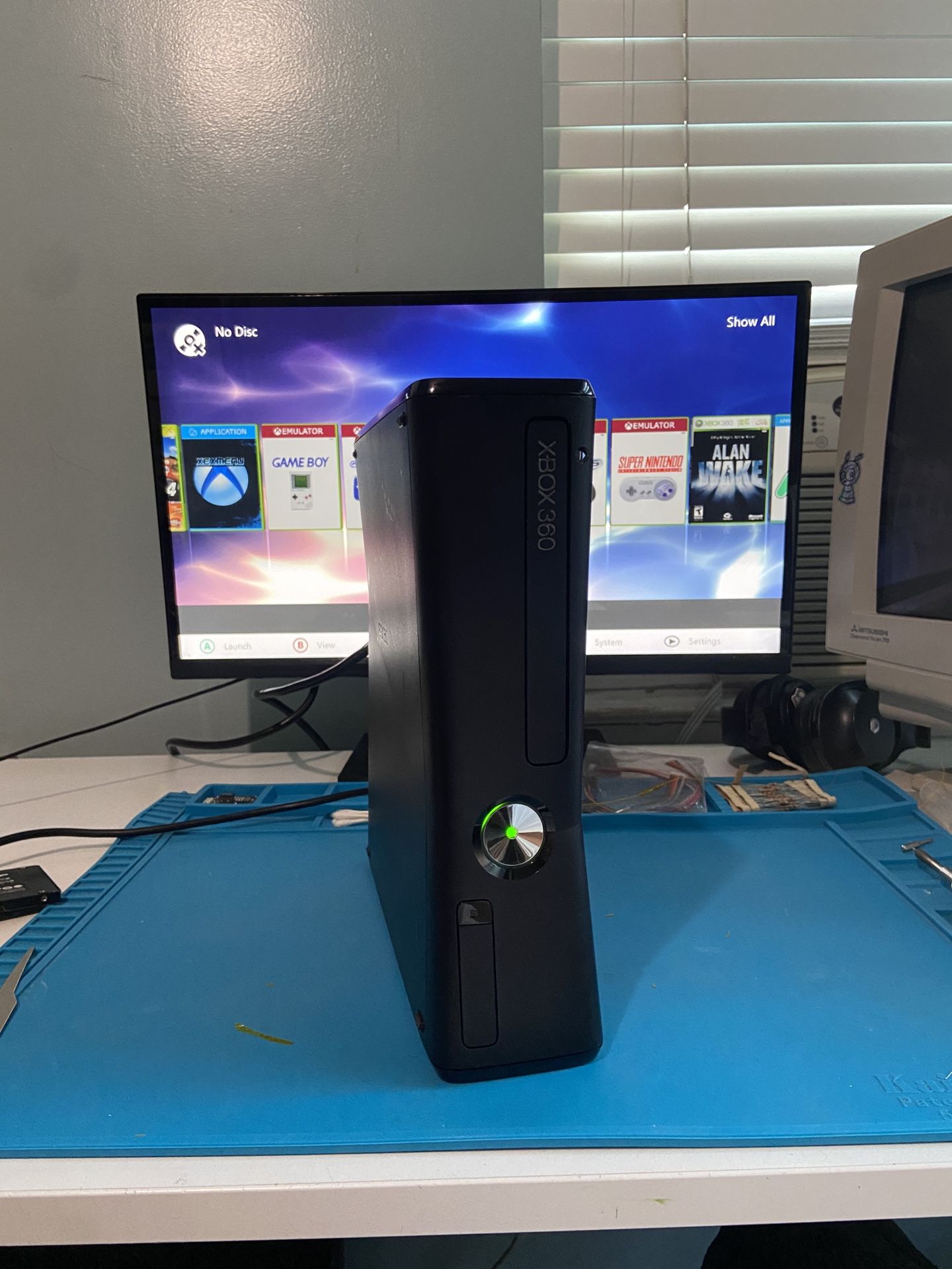 Online Ready Modded Xbox 360 (RGH 3, 250 GB, **CONSOLE ONLY**)