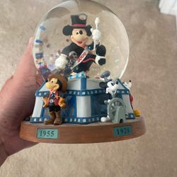Old Walt Disney water globe 