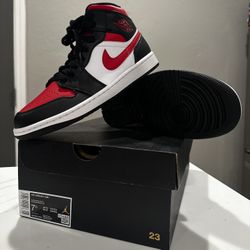 Jordan 1 Retro - Red Toe (DS)