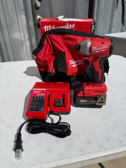 Milwaukee m18 compact brushless 1/4” Hex impact driver kit