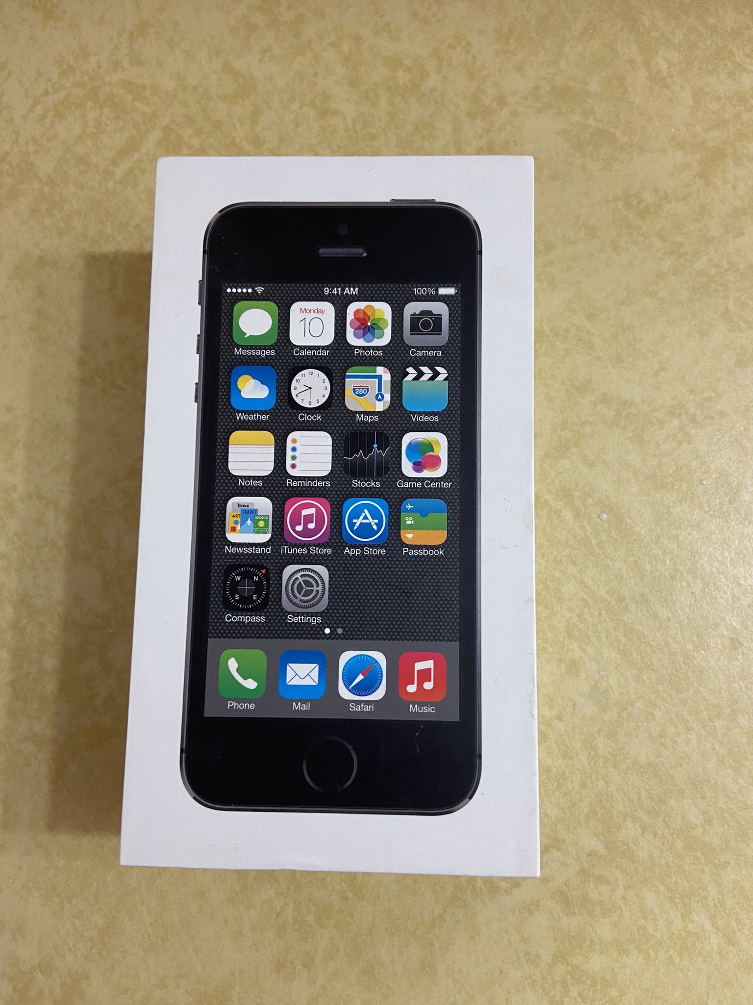 Apple iPhone 5S 16GB Black Empty Replacement BOX ONLY