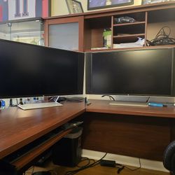 1x HP 32 Quad-HD Monitor