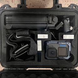 Go Pro Hero 12 - Full Set and Case