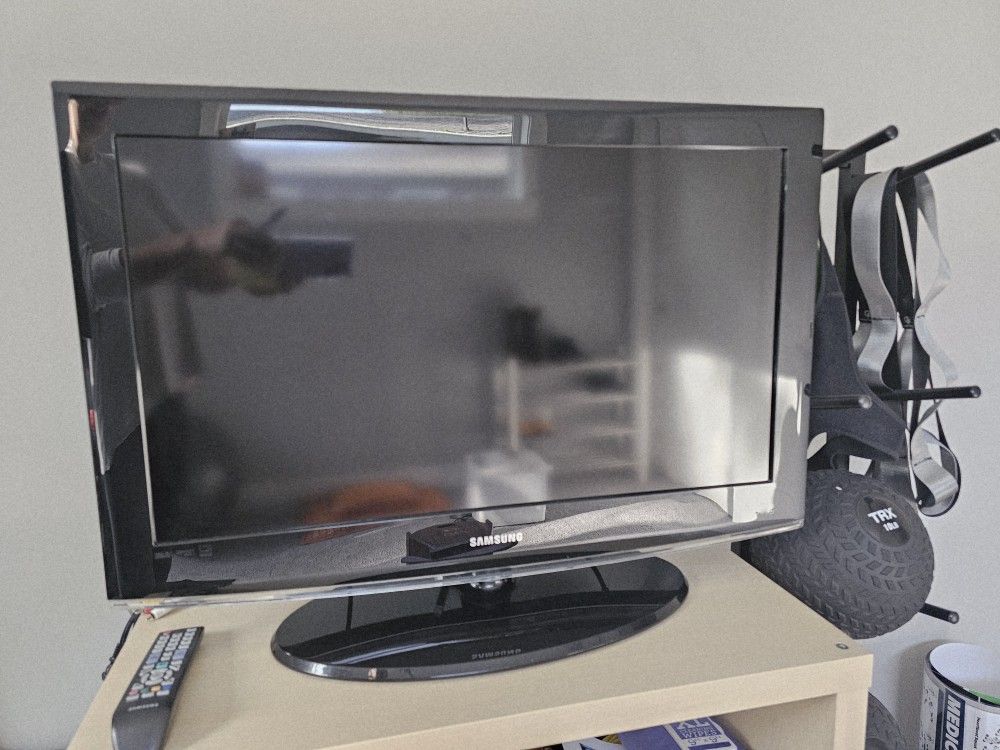 Samsung TV and Sony DVD Player