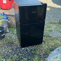 Hisense Mini Fridge