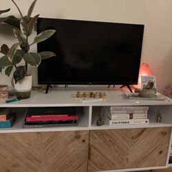 32 Inch Roku Flatscreen TV 