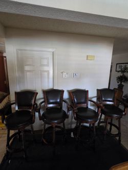 Set of 4 Solid Wood Swivel Bar Stools – Black Leather Style Seats