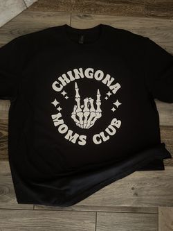 Chingona Moms Club Tee 