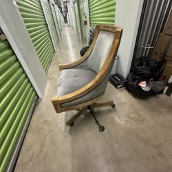 Office Swivel Chair with height adjustment