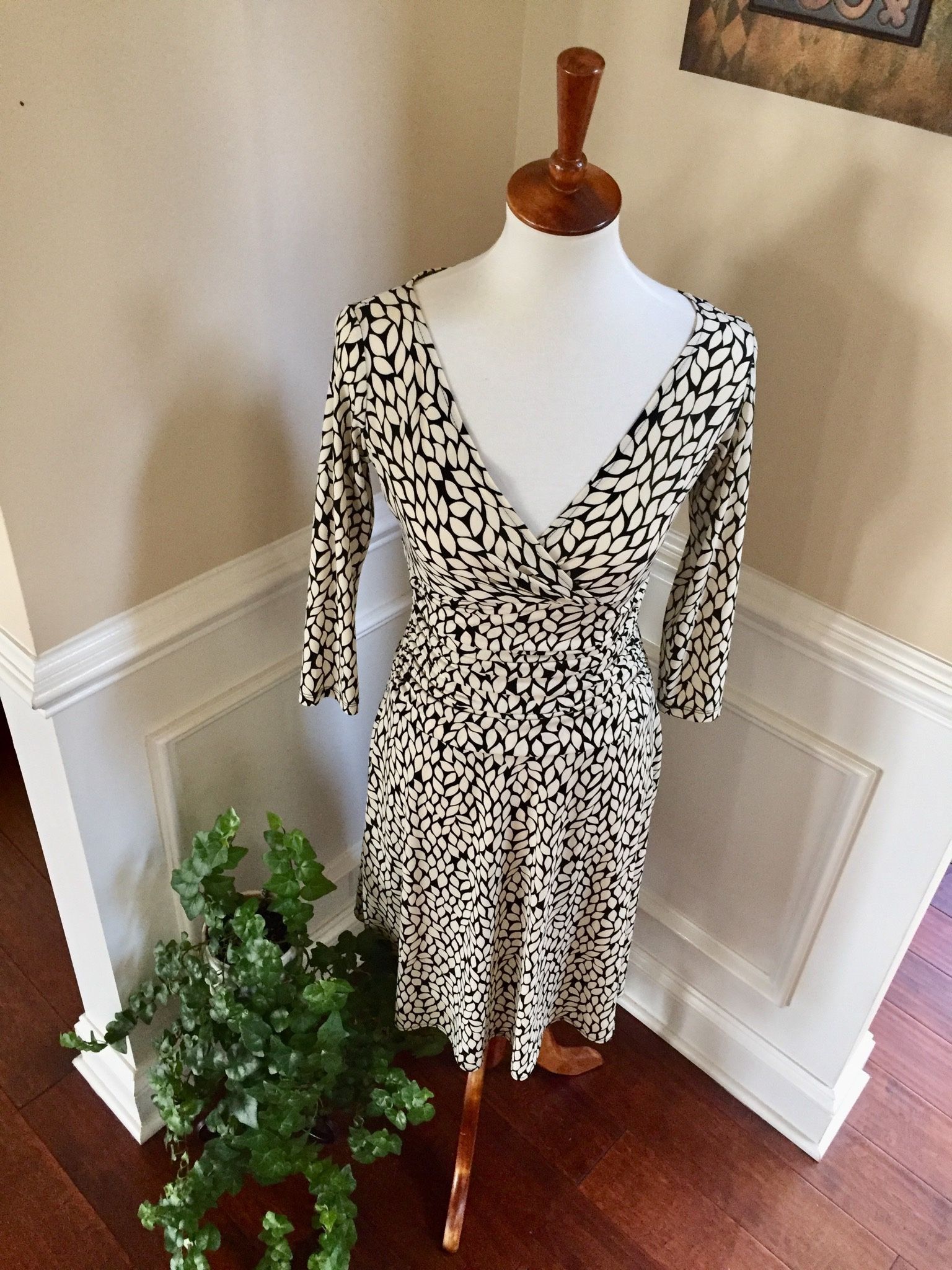 Cute Casual Dress - Size 4 - Almost New