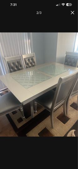 Dining table set