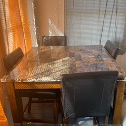 Table With 4  Chairs 