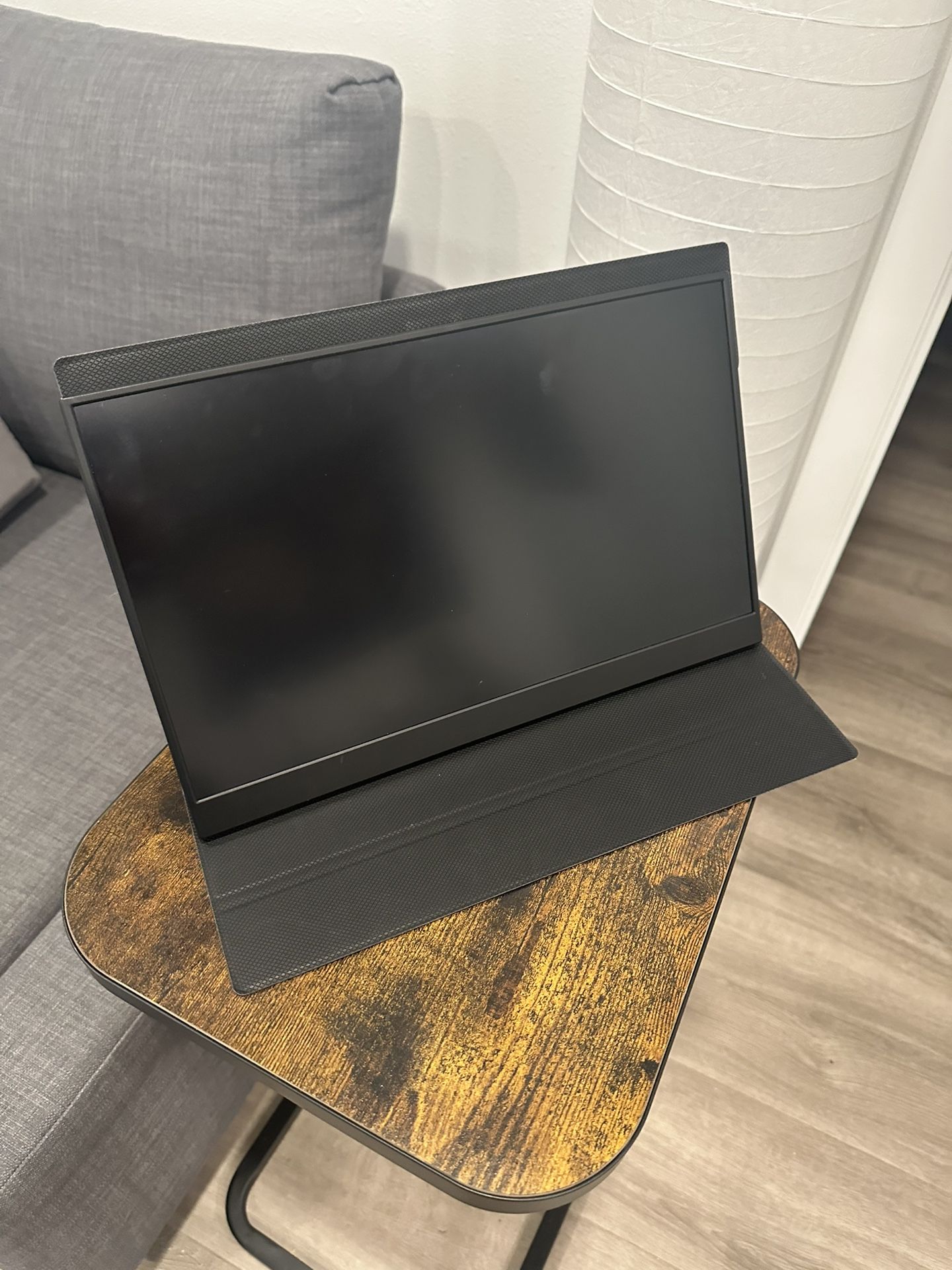 Portable Monitor With Tri-Fold Case / Stand