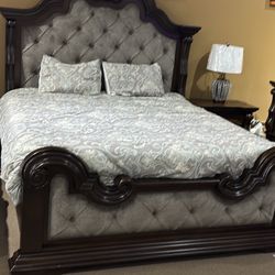 King Bed , Dresser , Mirror And 1 Nighstand 
