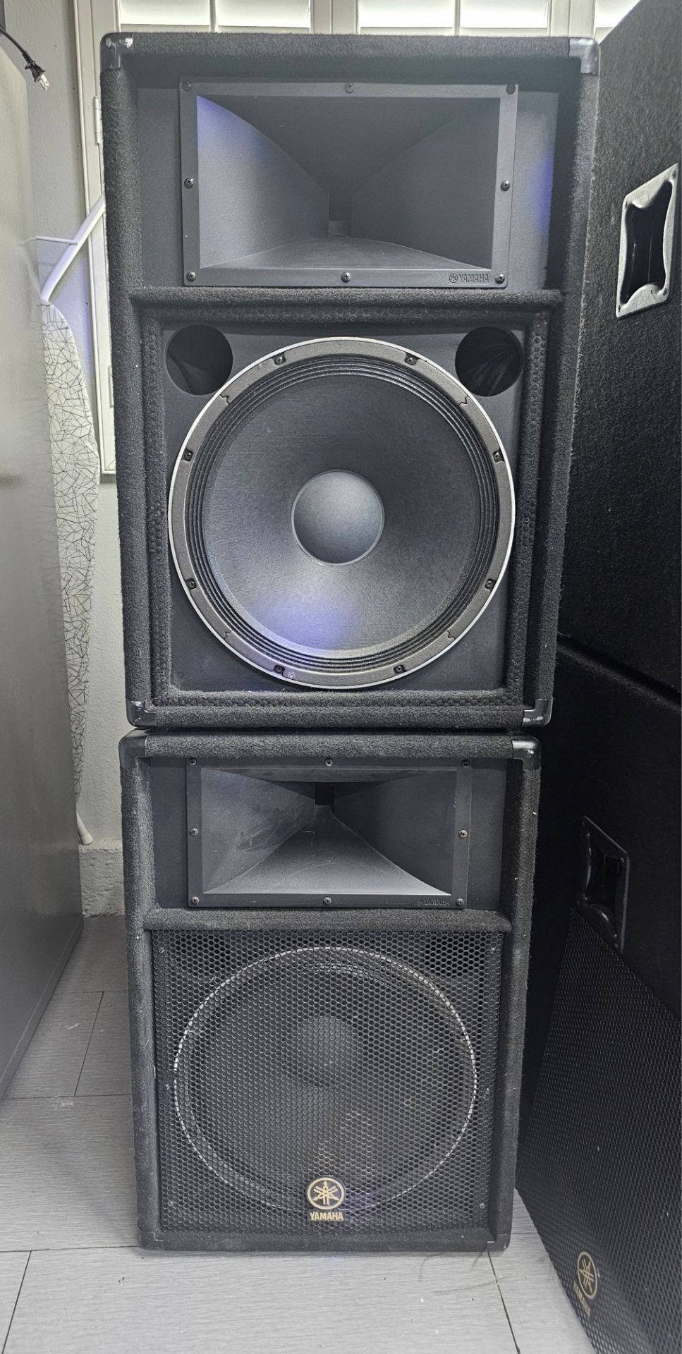 Yamaha loud speakers