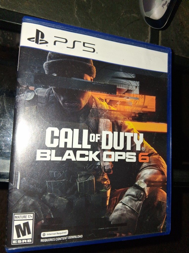 FOR SALE LIKE NEW $35.00 PICK UP TODAY ,, CALL OF DUTY