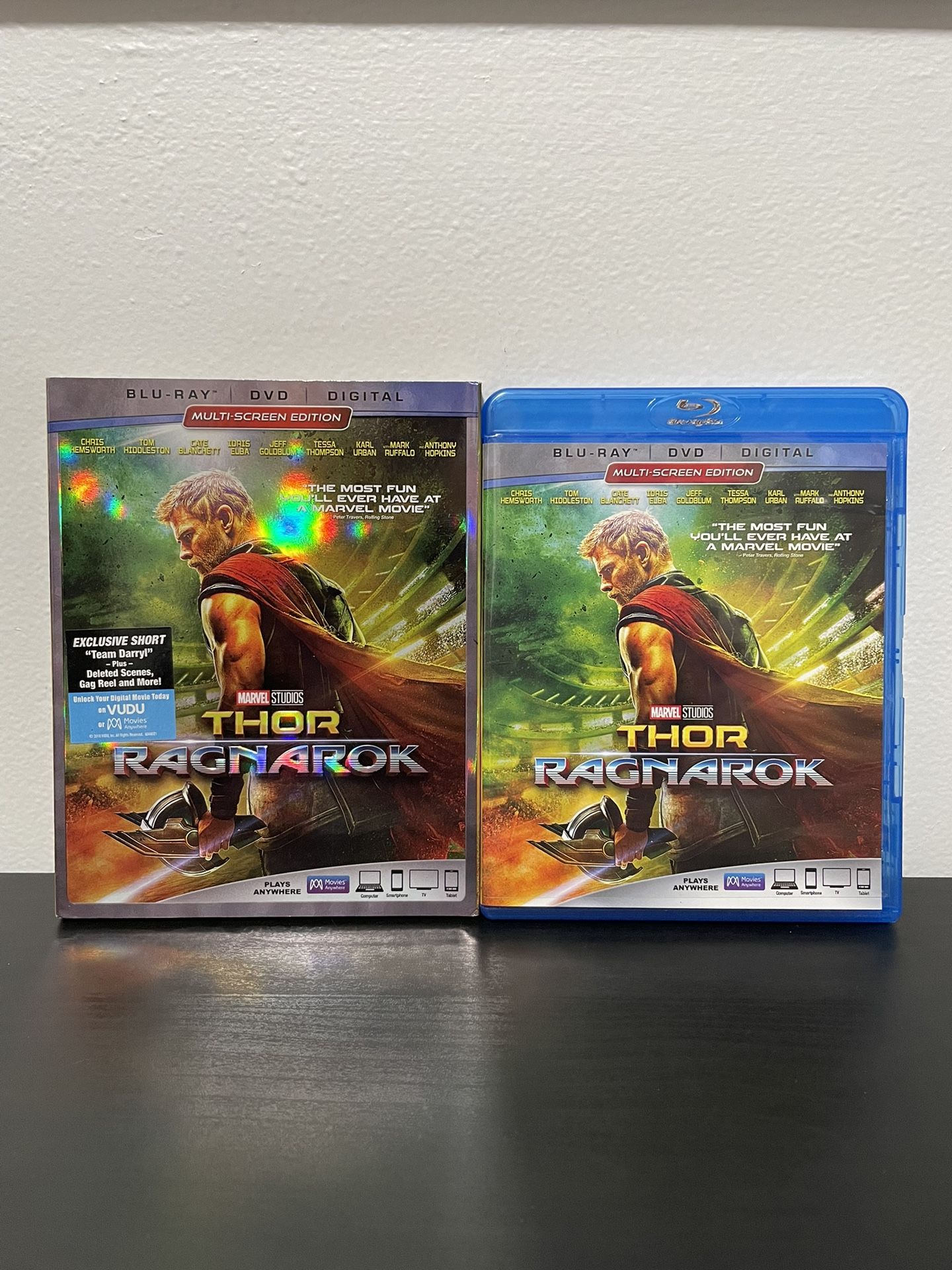 Thor Ragnarok Blu-Ray DVD Combo 2 Disc Set Holo Slipcover Marvel Comics 2017