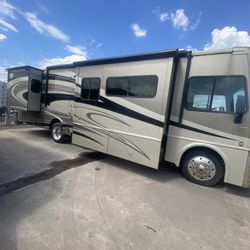 2014 Winnebago Sightseer