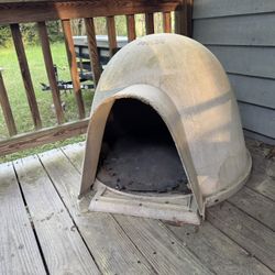 Igloo Dog House 
