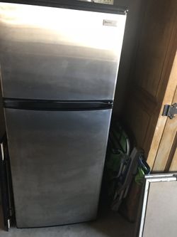 Mini fridge like new