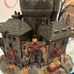 Department 56 Halloween Haunted House