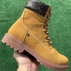 DKNY NUBUCK BOOTS (Size 8, Men’s = 9, Women’s)