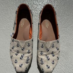 Womens Limited Edition Anchor TOMS size 8.5 Classic Slip-On Shoes