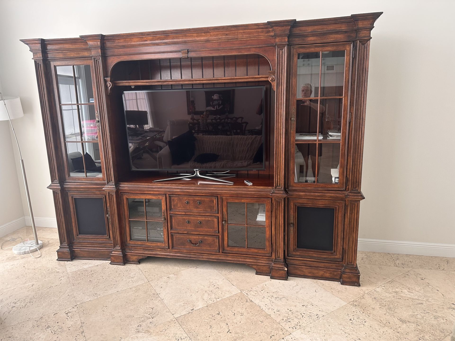 Wall Unit Free