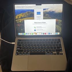 Apple MacBook Air 2022 13 Inch 10/10 Condition 8ram 256gb Flash Starlight Color