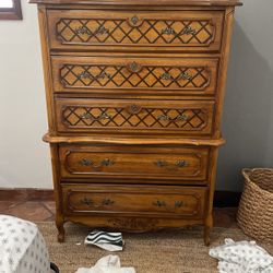 Wooden Dresser/cabinet With 5 Drawers