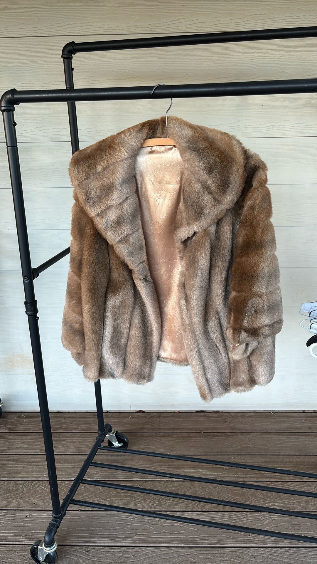 Regina Glenara Women’s Faux Fur Shawl