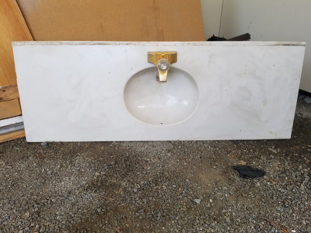 Countertop, sink and faucet. 60 1/2 ×20 1/2 ... FOR FREE