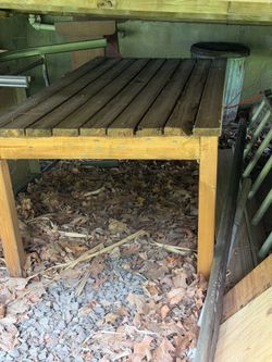 Picnic table