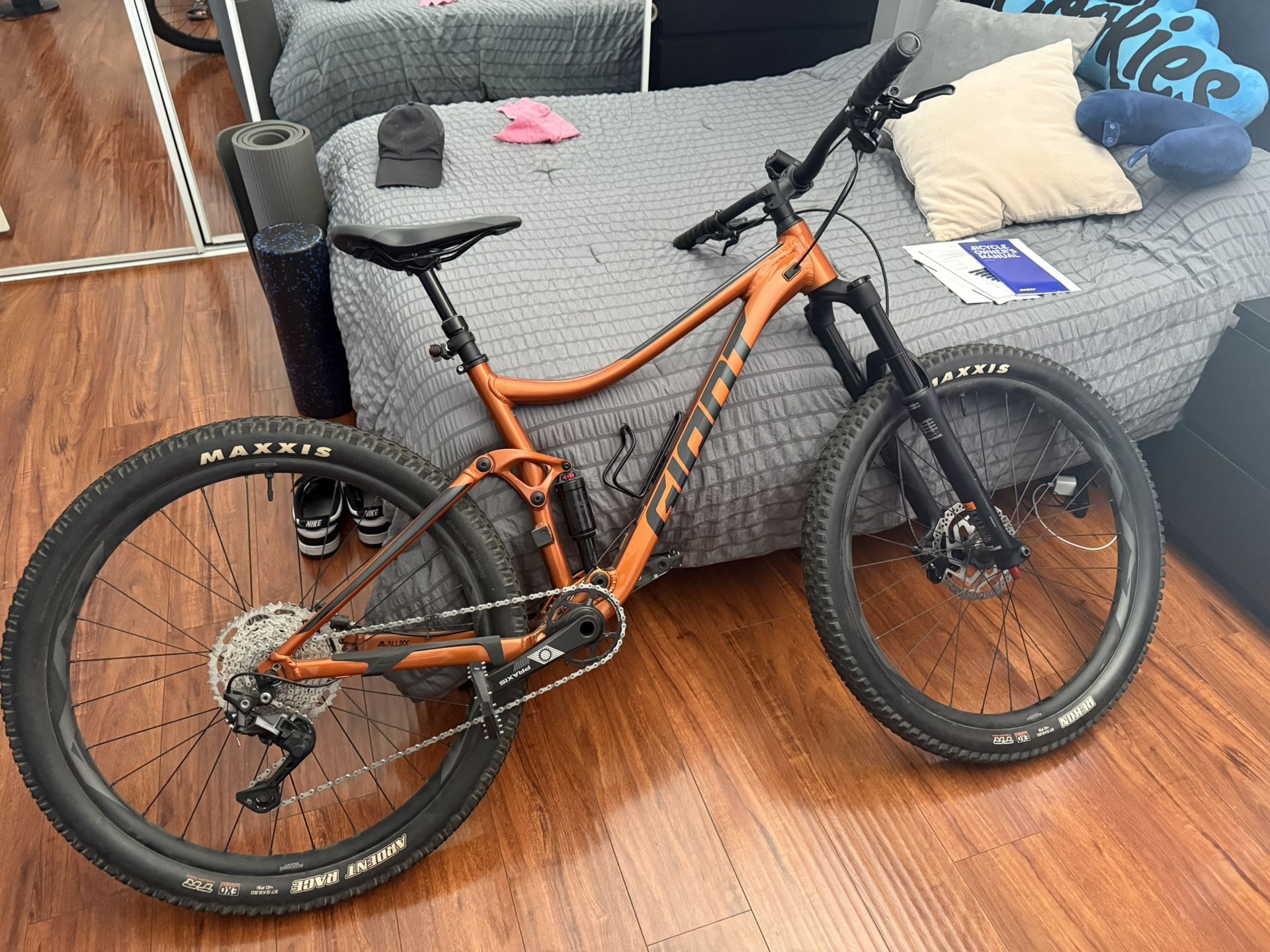 2024 Giant Stance Mountain Bike Amber Glow Color (M) Size