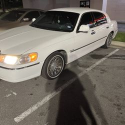 2000 Lincoln Towncar Signature 
